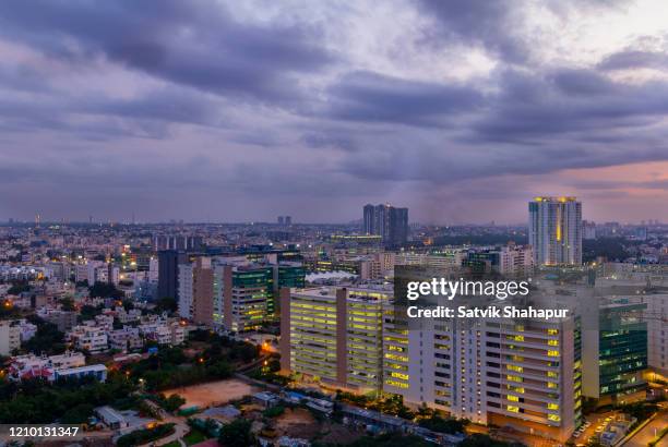 technology park during sunset, bangalore, india - bangalore fotografías e imágenes de stock