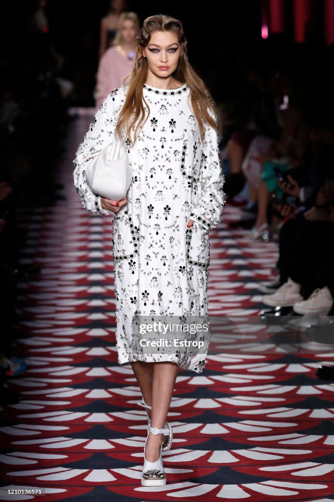 Miu Miu : Runway - Paris Fashion Week Womenswear Fall/Winter 2020/2021