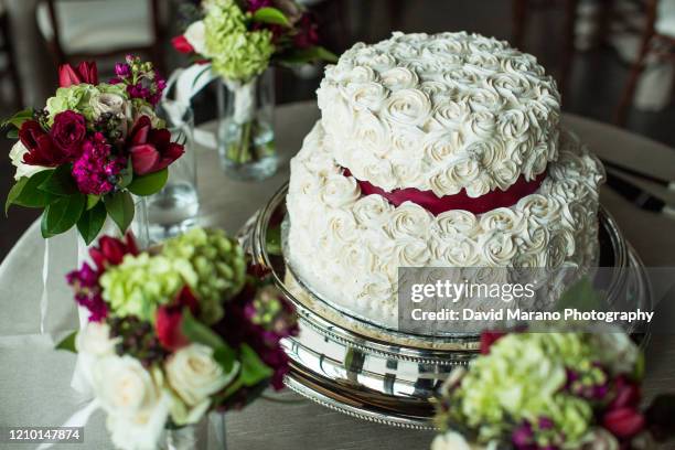 wedding decor - wedding cakes stock pictures, royalty-free photos & images