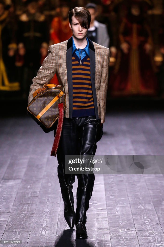 Louis Vuitton : Runway - Paris Fashion Week Womenswear Fall/Winter 2020/2021