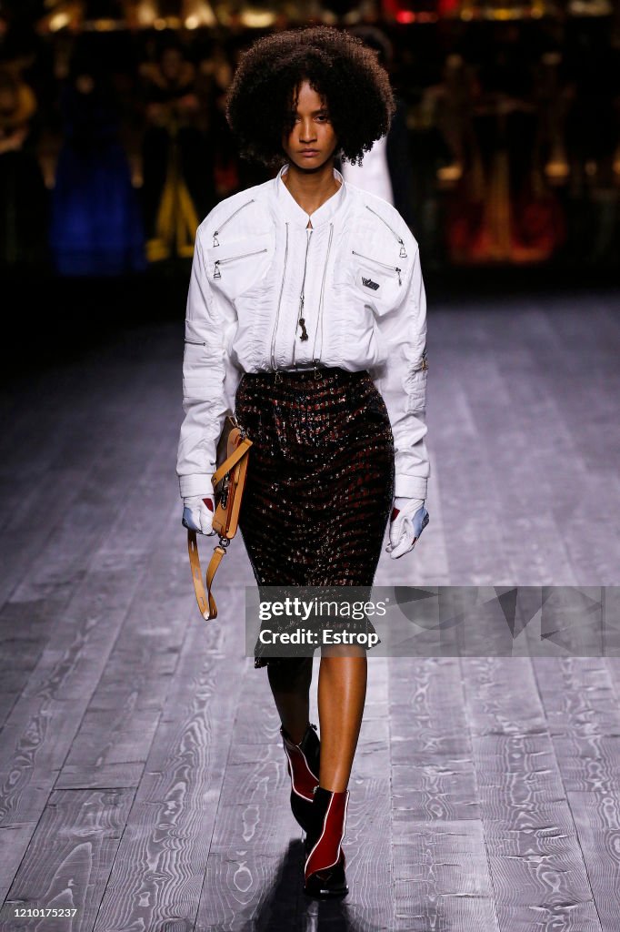 Louis Vuitton : Runway - Paris Fashion Week Womenswear Fall/Winter 2020/2021