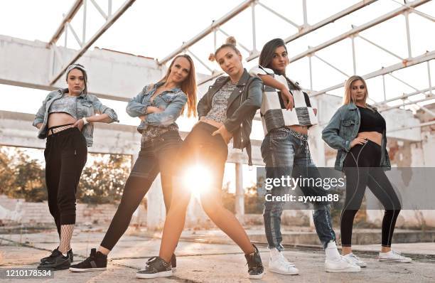 the group of modern  dancers - dance troupe stock pictures, royalty-free photos & images