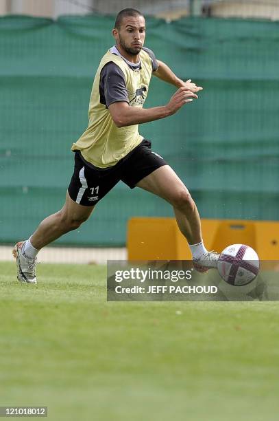 Auxerre's Israeli striker Ben Sahar controls the ball during a training session, on August 13, 2011 at the Abbe-Deschamps stadium in Auxerre. AFP...