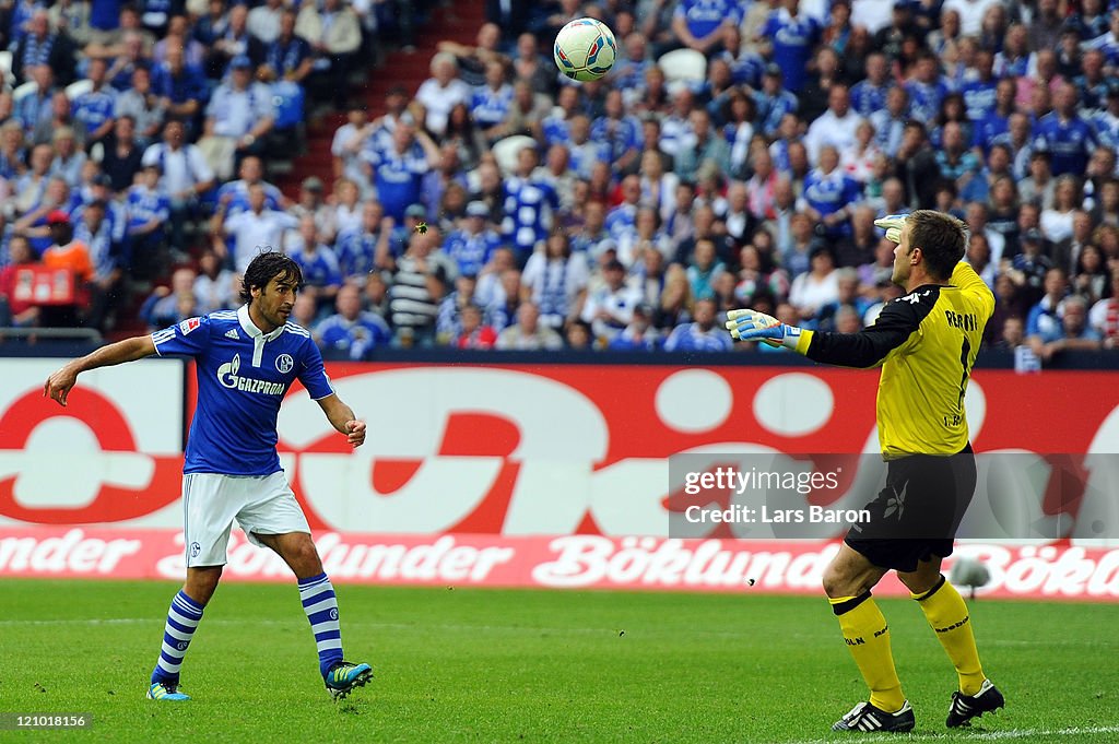 FC Schalke 04 v 1. FC Koeln - Bundesliga