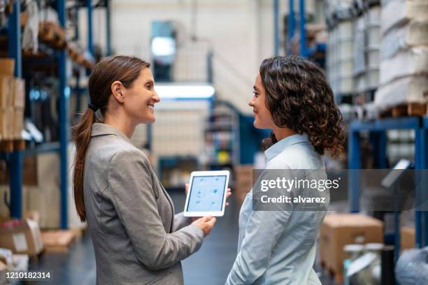 Computer Store Supervisor 7,264 Computer App Store Stock Photos, High-Res Pictures, and Images ...