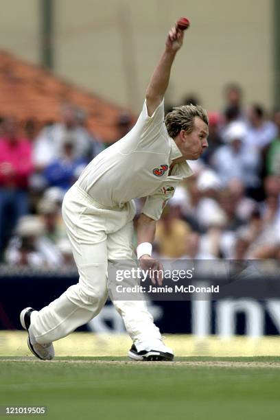 Australian bowler Brett Lee in Day Two of the Second Ashes Test at the Adelaide Oval, Australia, December 2, 2006.