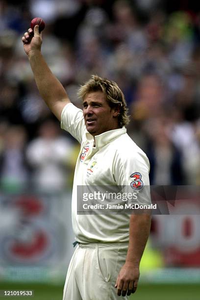 Australian Shane Warne celebrating his record 700th Test Wicket in Day One of the Fourth Ashes Test at the Melbourne Cricket Ground, Australia,...