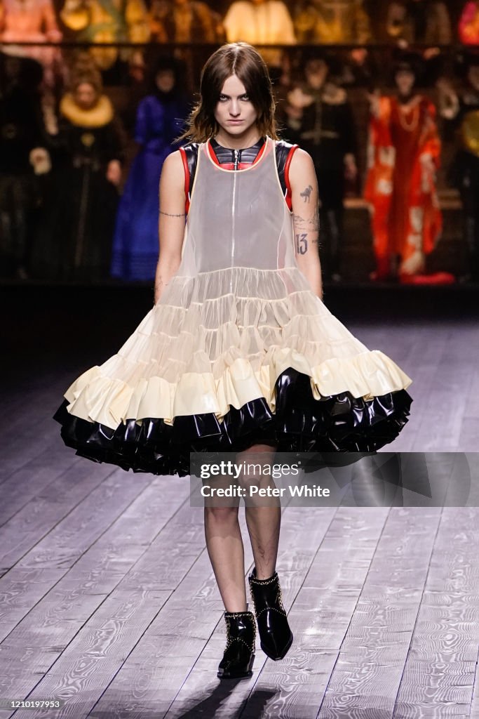 Louis Vuitton : Runway - Paris Fashion Week Womenswear Fall/Winter 2020/2021