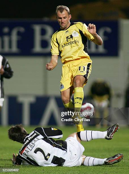 Grzelak and Patacas during the Portuguese League match between Nacional da Madeira and Boavista in Funchal, Portugal on March 16, 2007.