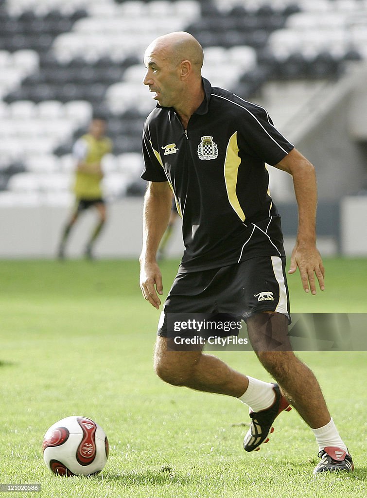 Boavista FC Introduces New Coach Jaime Pacheco - October 26, 2006