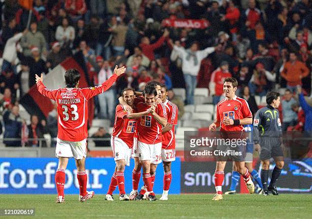 Benfica's Katsouranis and Leo during the Portuguese Bwin League match against Belenenses, December 21, 2006 in Lisbon, Portugal.