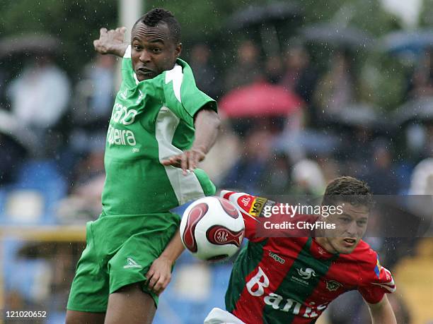 Nei and Briguel during a Portuguese Premier League match between Maritimo and Naval in Funchal, Portugal on April 7, 2007.