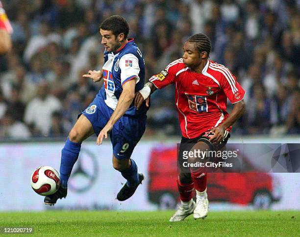 Lisandro López and Nélson during the Champions league match between FC Porto and SL Benfica at Dragao Stadium in Porto, Portugal on October 28, 2006.