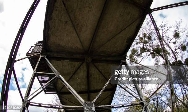 April 2020, Brandenburg, Rüdersdorf: View from below to the cable car deflection station in the museum park Rüdersdorf. Photo: Paul...