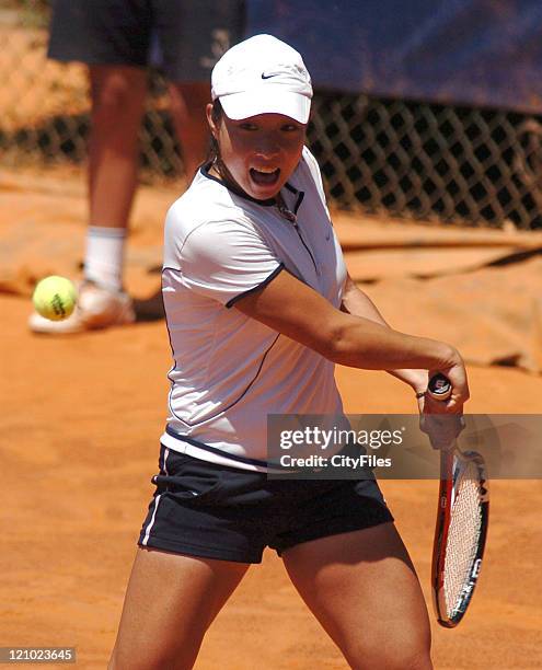 Jie Zheng in action against Pous Tio during their second round match in the 2006 Estoril Open in Estoril, Portugal on May 4, 2006.