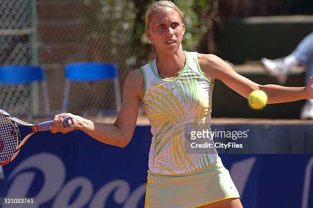Julia schruff during the match against Gisela Dulko at the 2007 Estoril Open, Estoril, Portugal on May 1, 2007.