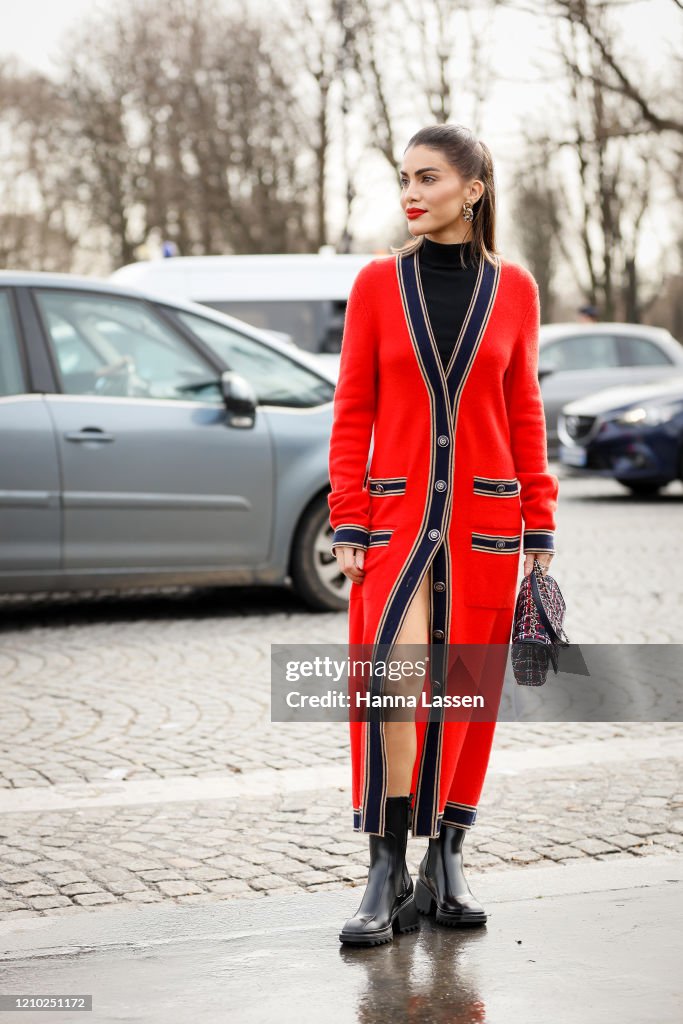 Street Style - Paris Fashion Week - Womenswear Fall/Winter 2020/2021 : Day Nine