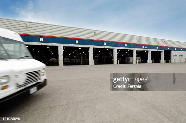 airfreight courier terminal - warehouse building exterior stock pictures, royalty-free photos & images