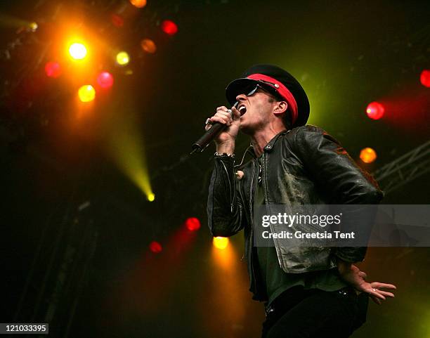 Scott Weiland of Velvet Revolver during Fields of Rock Festival 2007 in the Netherlands - June 17, 2007 in Biddinghuizen, Netherlands.