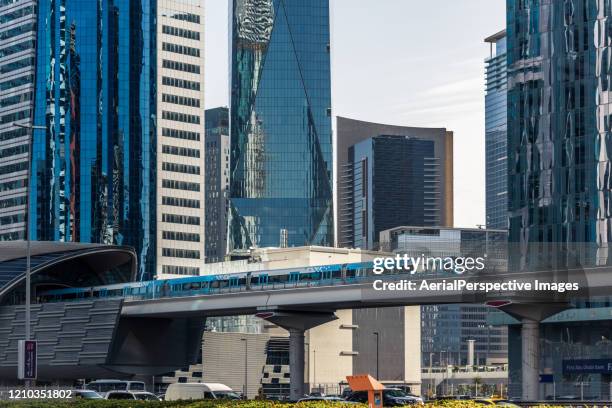 dubai city transportation system - dubai metro stock-fotos und bilder