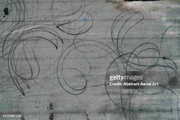 aerial shot of tyre marks on a race track, georgia, united states of america - spur stock-fotos und bilder