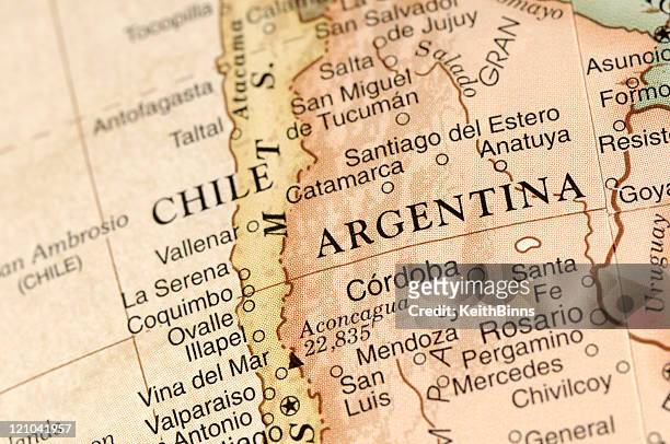 argentina y chile - cordoba argentina fotografías e imágenes de stock