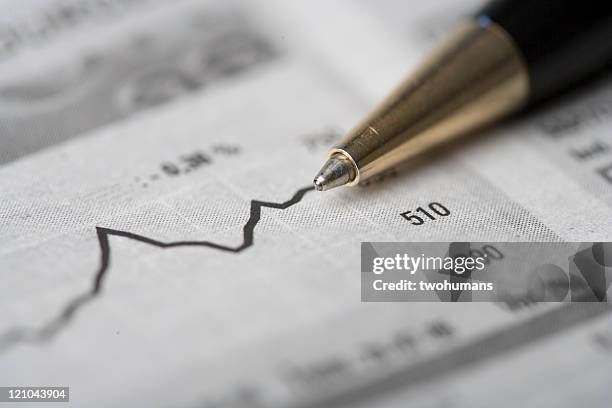 mapping the gains and losses of stock investments - bond market crash stock pictures, royalty-free photos & images