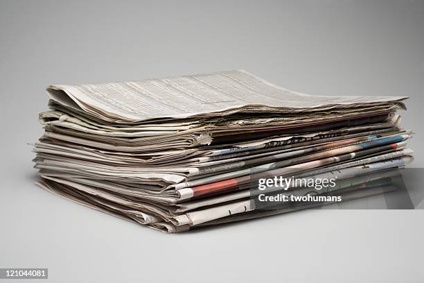 business-frühstück - newspaper stack stock-fotos und bilder