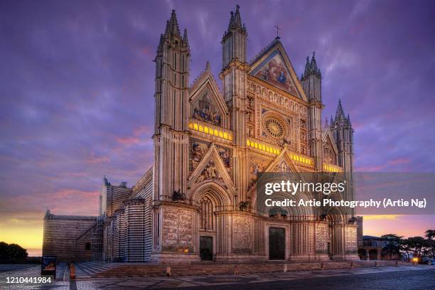 sunrise with orvieto cathedral, umbria, central italy - orvieto stock pictures, royalty-free photos & images