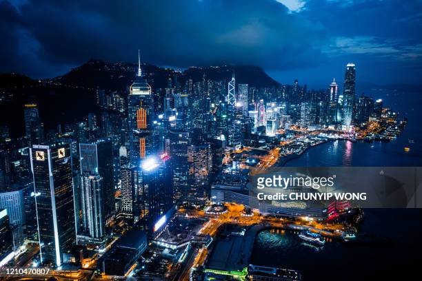 drone utsikt över landskap eller stadsbild av hong kong ön - hong kong island bildbanksfoton och bilder