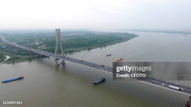 Run Yang Runyang Bridge Photos and Premium High Res Pictures - Getty Images