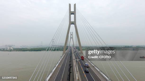 Run Yang Runyang Bridge Photos and Premium High Res Pictures - Getty Images