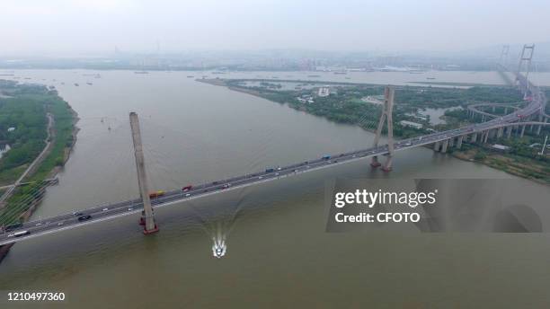 Run Yang 15 Runyang Yangtze River Bridge Stock Photos, High-Res Pictures, and ...
