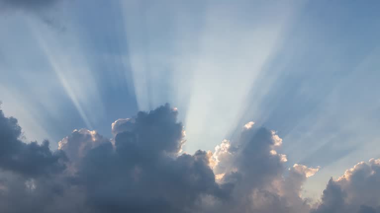 https://media.gettyimages.com/id/1210506356/video/dramatic-sunburst-or-sun-rays-or-god-light-beam-through-the-cloud-time-lapse.jpg?b=1&s=640x640&k=20&c=5azcqNrylvD-kM_46PN0n7Ao_L2EZtbHdjoGM39SDv0=