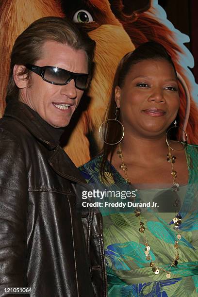 Denis Leary and Queen Latifah during "Ice Age 2: The Meltdown" New York screening - Inside Arrivals at Ziegfeld Theater in New York, NY, United...