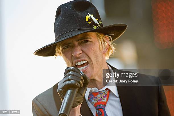 Scott Weiland of Stone Temple Pilots performs at the Miller Lite Carb Day Concert at the Indianapolis Motor Speedway on May 23, 2008 in Indianapolis,...