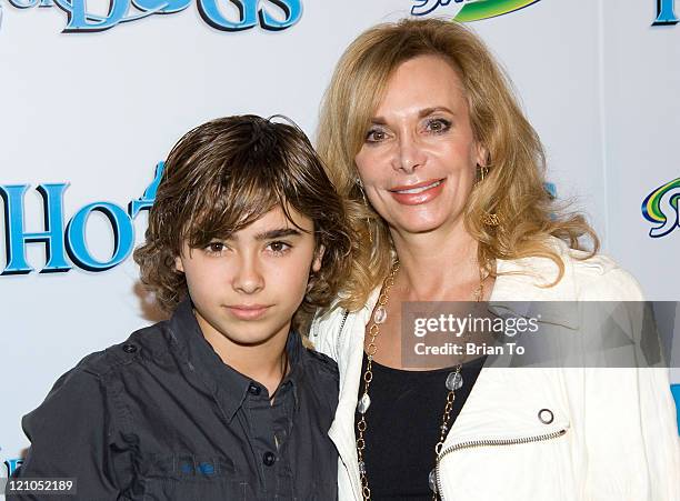 Actor Jansen Panettiere and his mom Lesley Vogel Panettiere arrive at "Hotel For Dogs" - Los Angeles Premiere - Arrivals at Grove Pacific Theaters on...