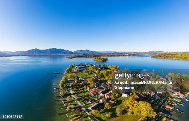 fraueninsel, frauenchiemsee, behind krautinsel and herreninsel, chiemsee, alps, chiemgau, aerial view, alpine foreland, upper bavaria, bavaria, germany - lago chiemsee fotografías e imágenes de stock