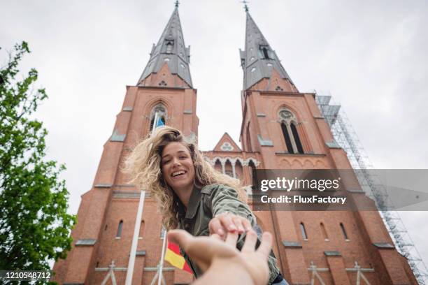 ik zal je overal volgen. - kathedraal stockfoto's en -beelden