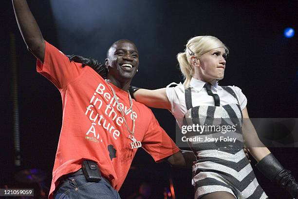 Gwen Stefani and Akon during Gwen Stefani in Concert at Verizon Wireless Music Center - June 02, 2007 at Verizon Wireless Music Center in...