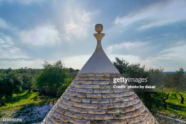 trullo - trulli stockfoto's en -beelden