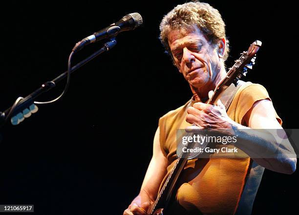 Loo Reed Lou Reed In Concert Photos and Premium High Res Pictures - Getty Images