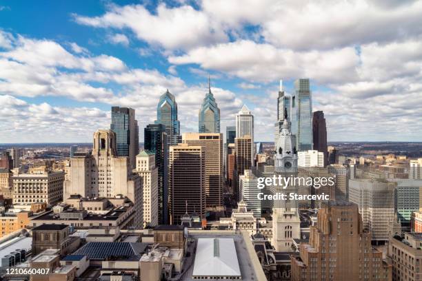 philadelphia skyline and cityscape - philadelphia skyline stock pictures, royalty-free photos & images