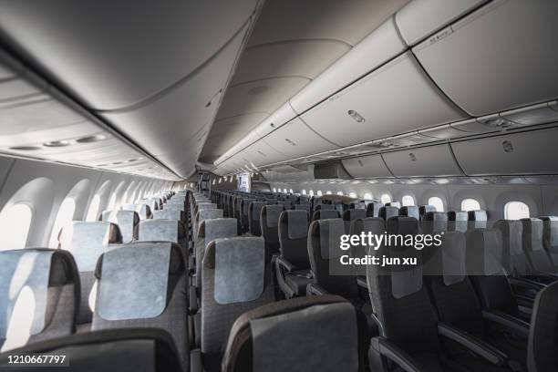 empty seats on large planes - 飛行機の座席 ストックフォトと画像