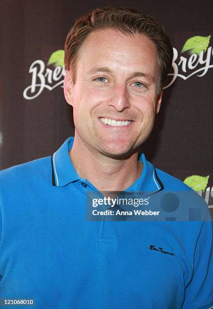 Tv personality Chris Harrison attends the Breyers' booth at the Kari Feinstein Primetime Emmy Awards style lounge at Zune LA on September 18, 2009 in...