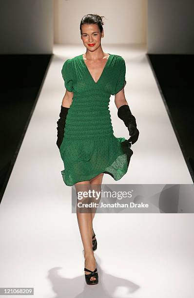 Model wearing Diane von Furstenberg fall/winter 2006
