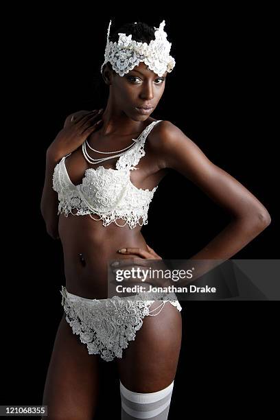 Brazilian model Thallyta Nascimento in the Triumph "Pearl Bra", worth 15 million yen and featuring 3,000 pearls