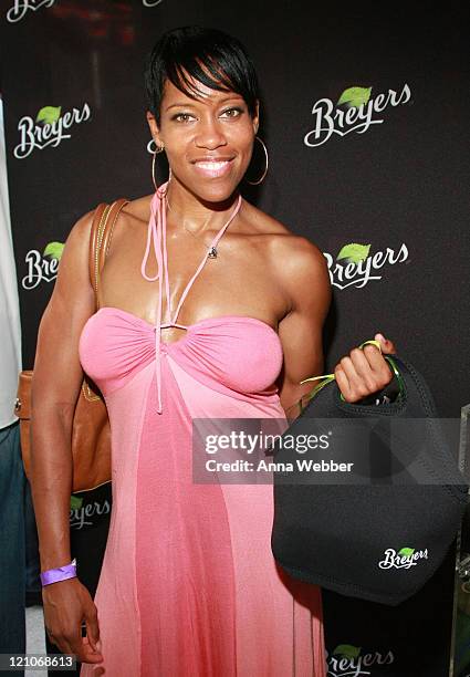 Regina King attends the Breyers' booth at the Kari Feinstein Primetime Emmy Awards style lounge at Zune LA on September 18, 2009 in Los Angeles,...