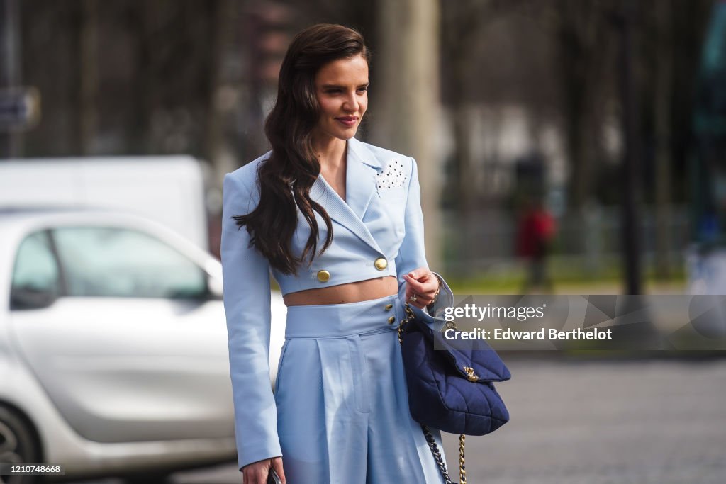 Street Style - Paris Fashion Week - Womenswear Fall/Winter 2020/2021 : Day Nine