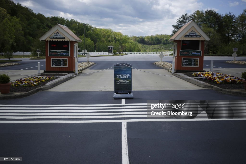 The entrance to Dollywood amusement park stands closed in Pigeon The entrance to Dollywood amusement park stands closed in Pigeon